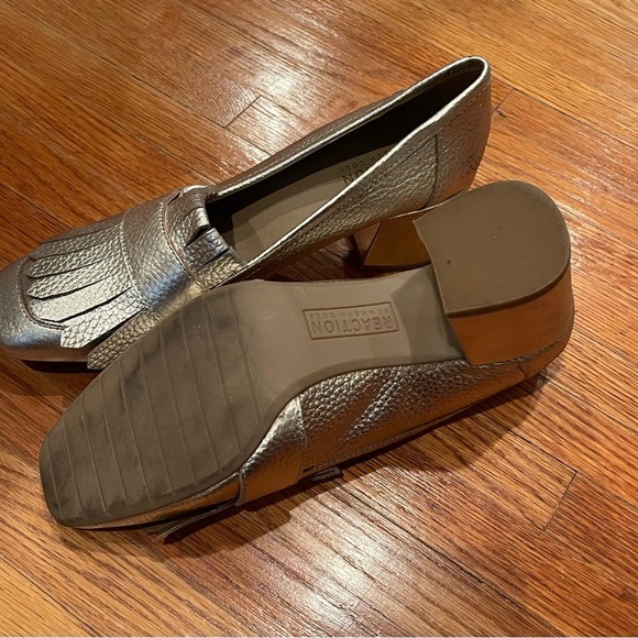 Kenneth Cole Metallic Gold Heal Loafers Women’s 7 1/2 - Picture 3 of 4
